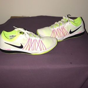 Womens Nike Dual Fusion